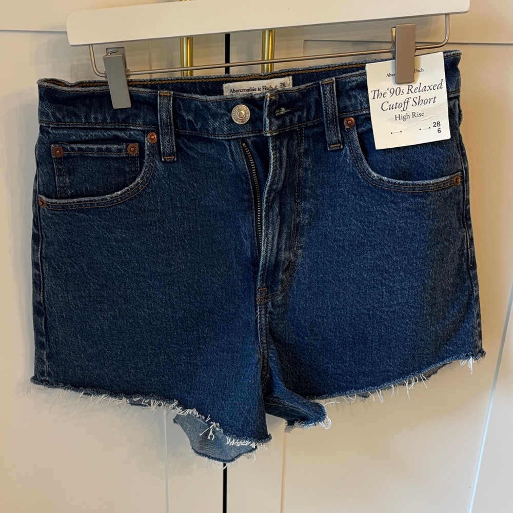 Abercrombie & Fitch 90’s relaxed cutoff high rise short NWT